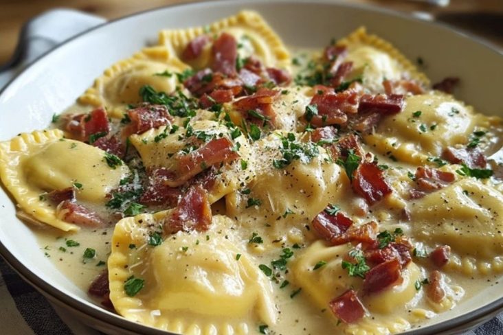 Einfache Ravioli Carbonara nach Olive Garden-Art