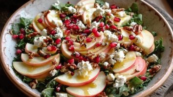 Herbstliche Honig-Apfel- und Feta-Salat