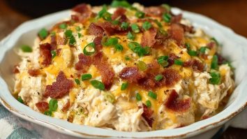 Zarte Hähnchenbrust mit Speck und Käse